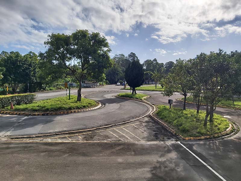 (十一) 環場道路行駛