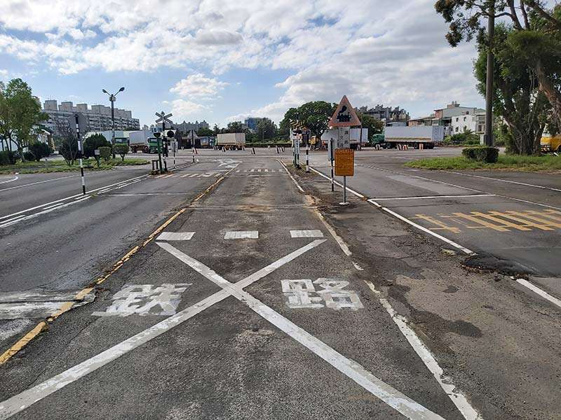 (六) 鐵路平交道(含捷運)