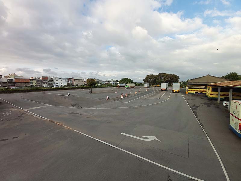 (十一) 環場道路行駛