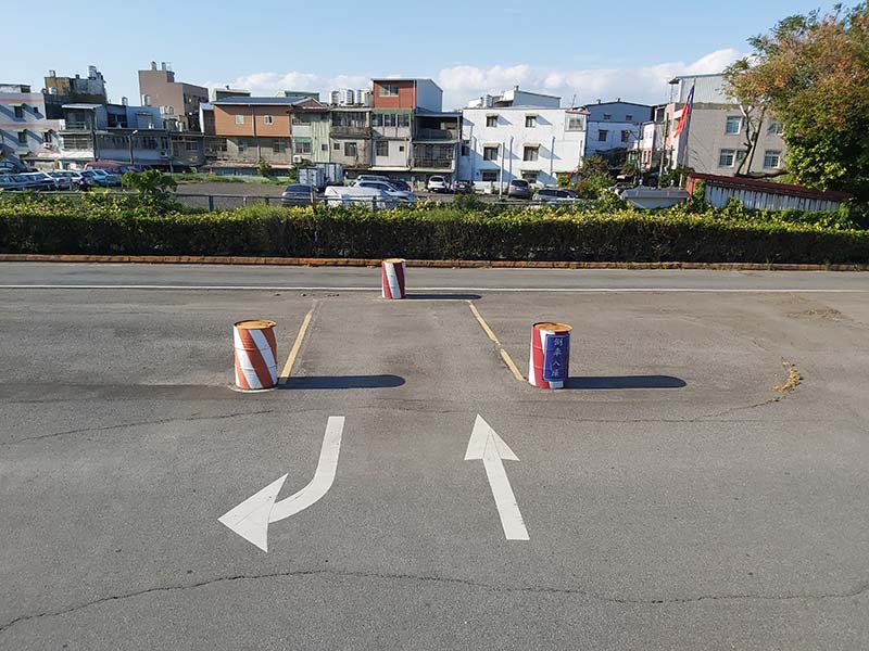 (四) 曳引車倒車入庫